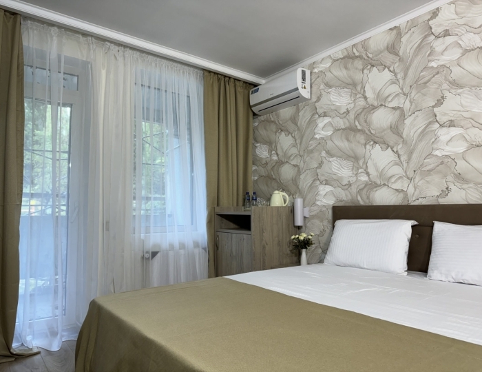 Сюит 2-местный 2-комнатный с балконом - Парк-отель «Черноморец» Гудаута